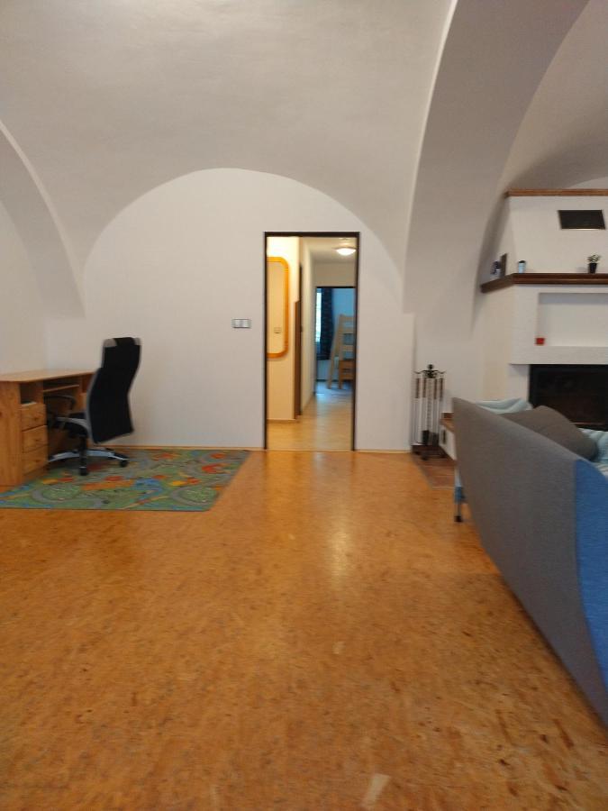 Apartman U Kostela بيتس بود سنيزكو المظهر الخارجي الصورة