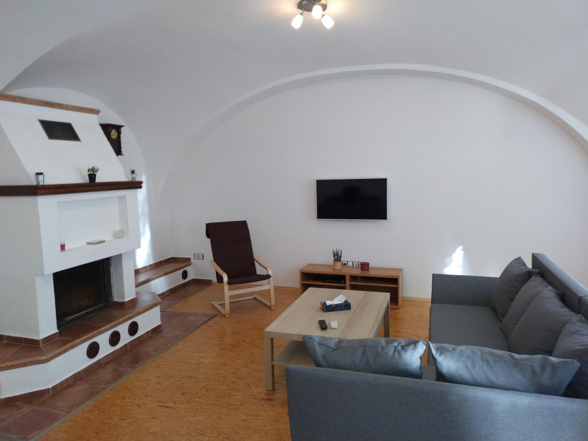 Apartman U Kostela بيتس بود سنيزكو المظهر الخارجي الصورة