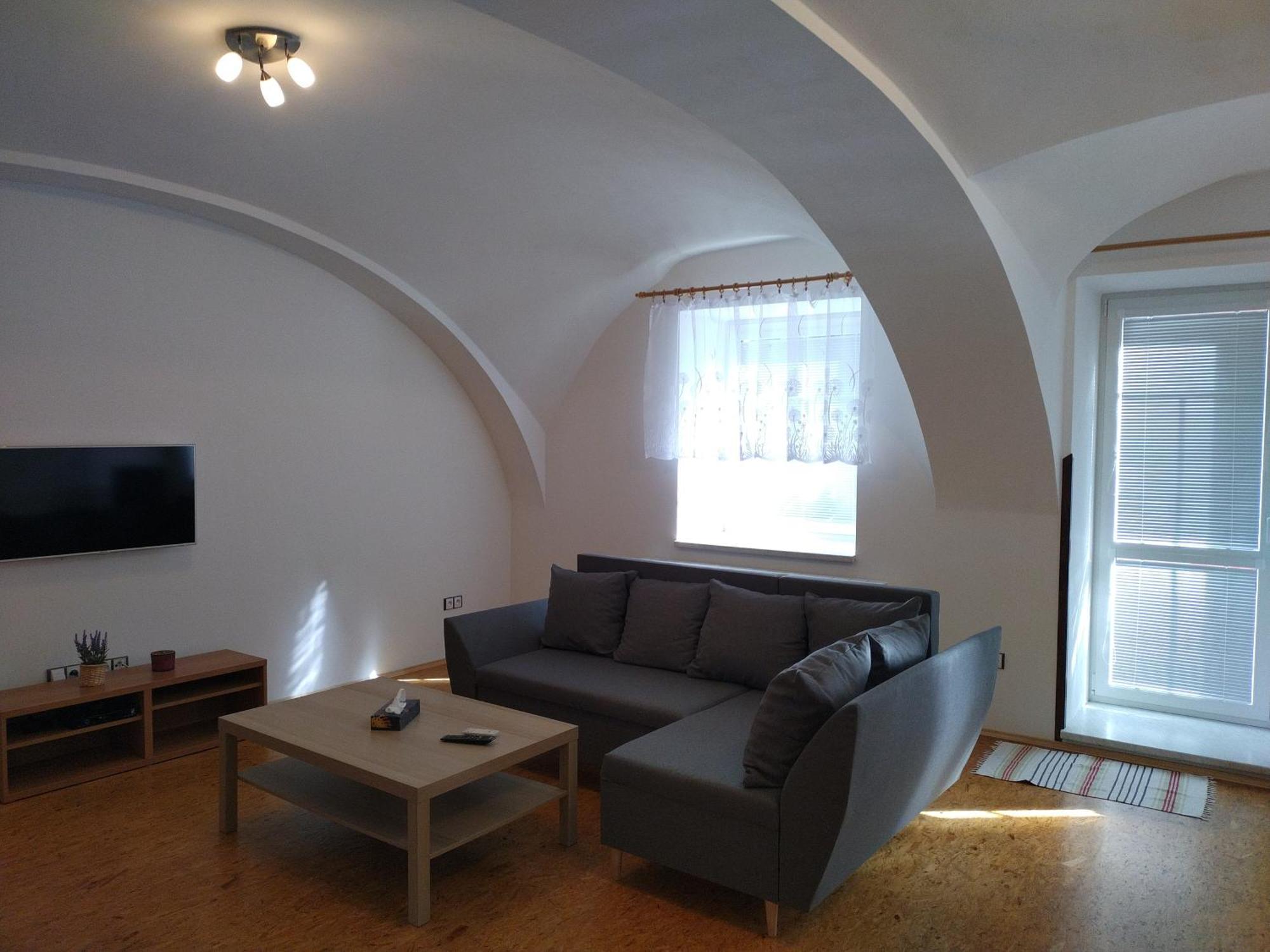 Apartman U Kostela بيتس بود سنيزكو المظهر الخارجي الصورة